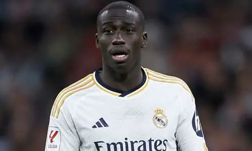 فيرلاند ميندي يجذب اهتمام مانشستر يونايتد وتشيلسي